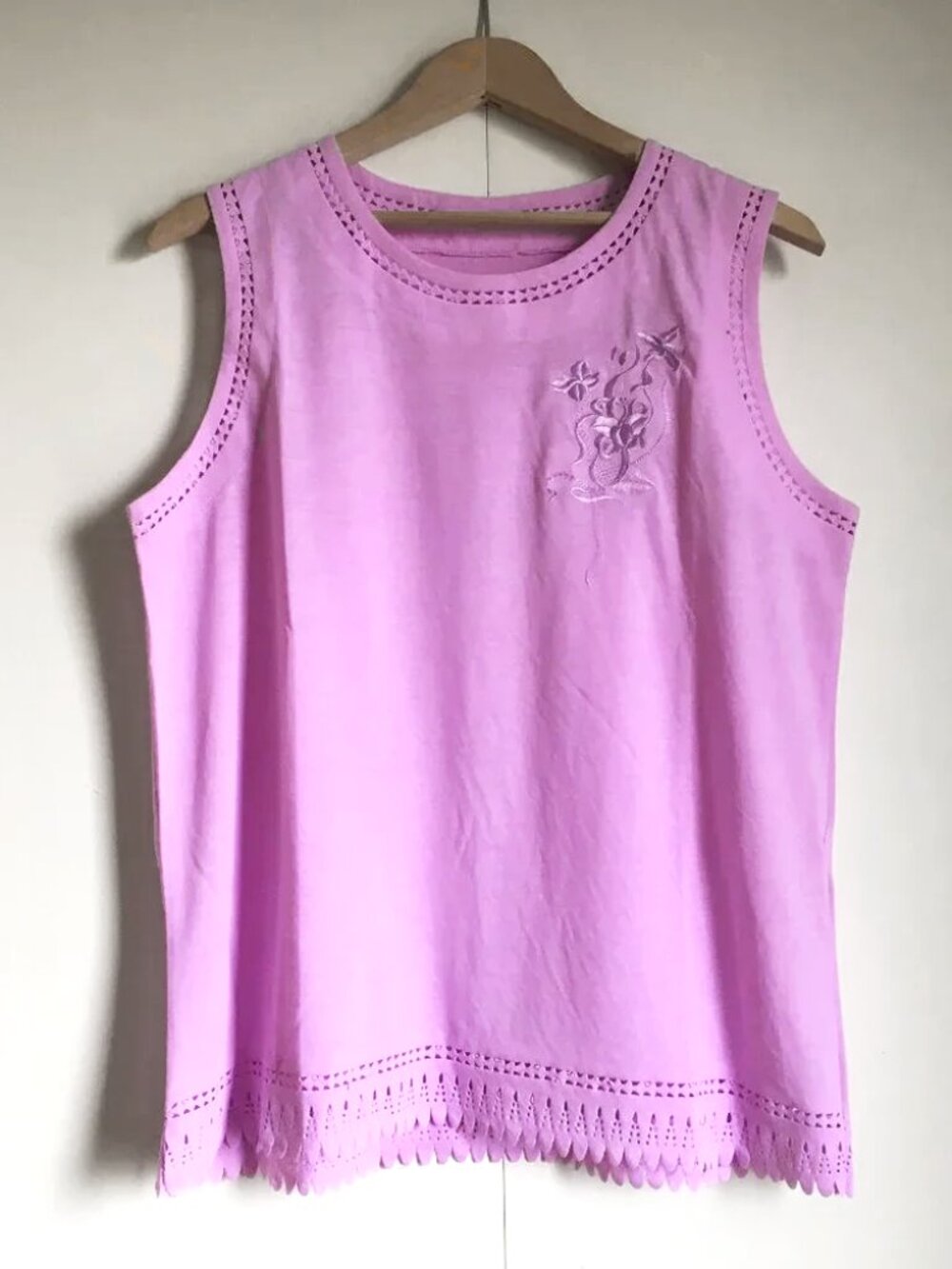 VTG 90s Lilac Floral Embroidered Die Cut Hem Tank - L